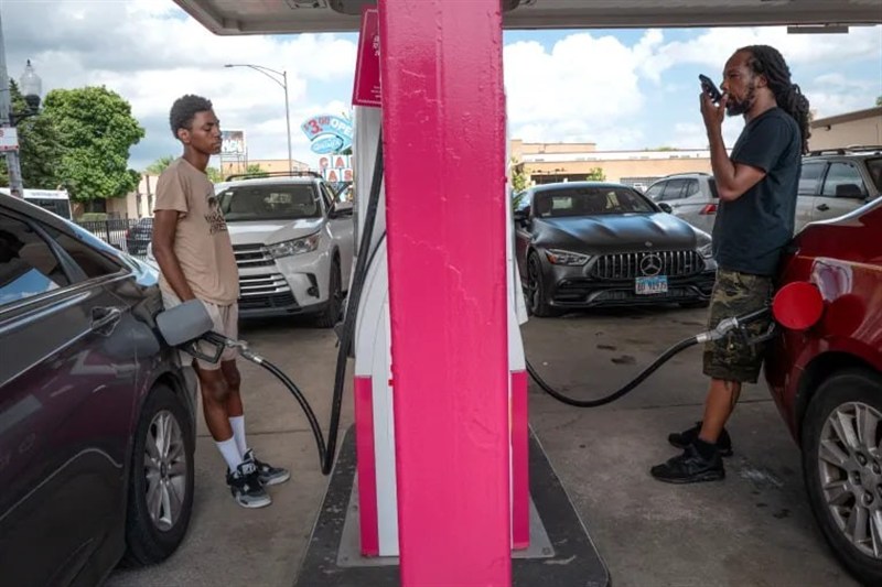 US Gasoline Prices Set To Hit Record Over Labor Day Weekend